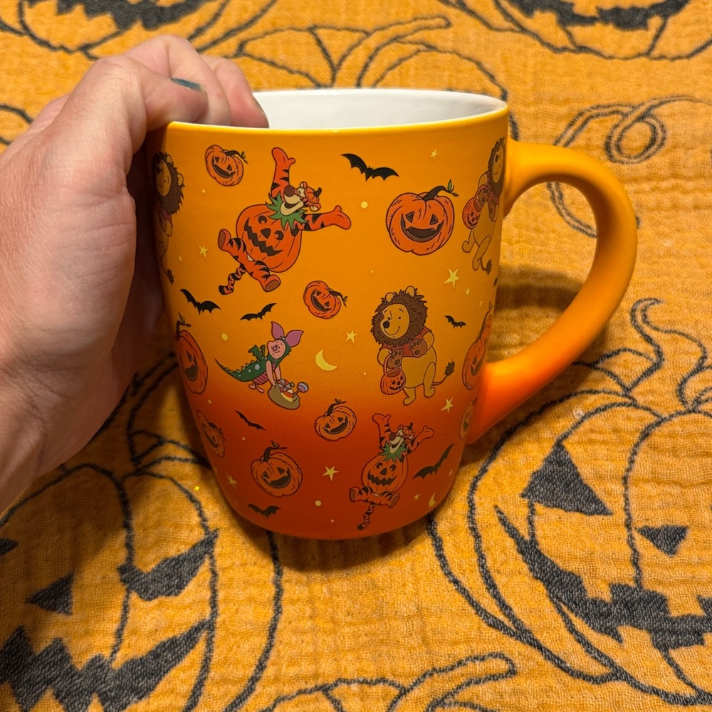 Disney Halloween Winnie the Poo Bright Orange Mug - Picture 3 of 4